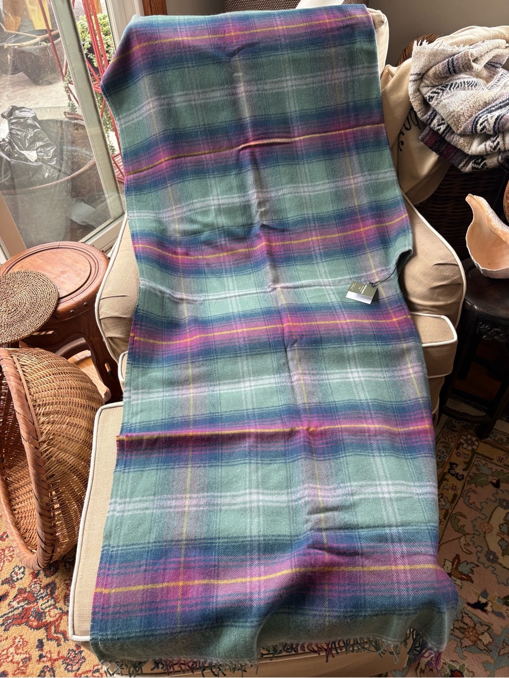 Scottish tartan poncho, finest Merino wool NWT, Hame clan
